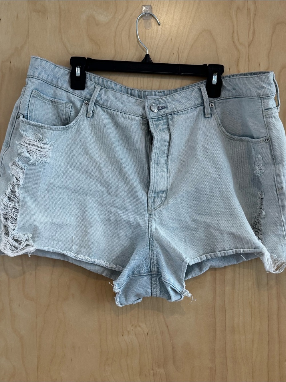 GOOD AMERICAN Size 16 Light Wash High Waist Button Fly Distressed Denim Shorts